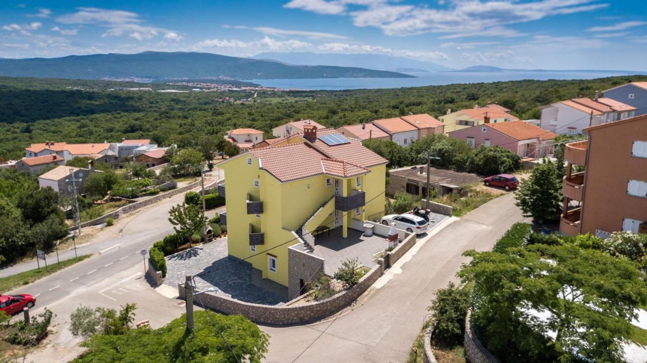 Apartments Jana Salatic Екстер'єр фото