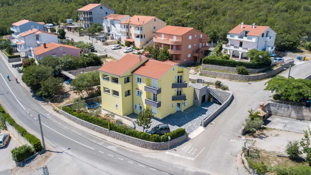Apartments Jana Salatic Екстер'єр фото
