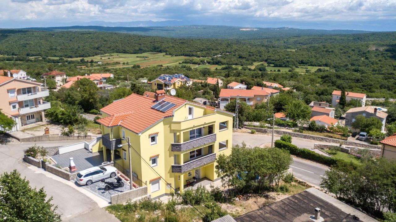 Apartments Jana Salatic Екстер'єр фото