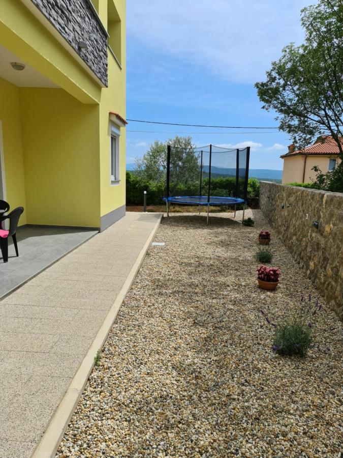 Apartments Jana Salatic Екстер'єр фото