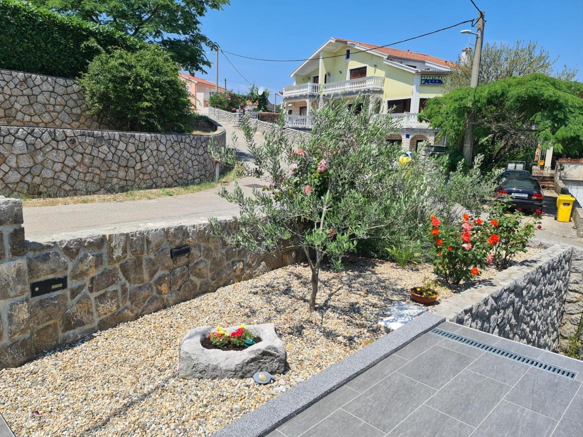 Apartments Jana Salatic Екстер'єр фото