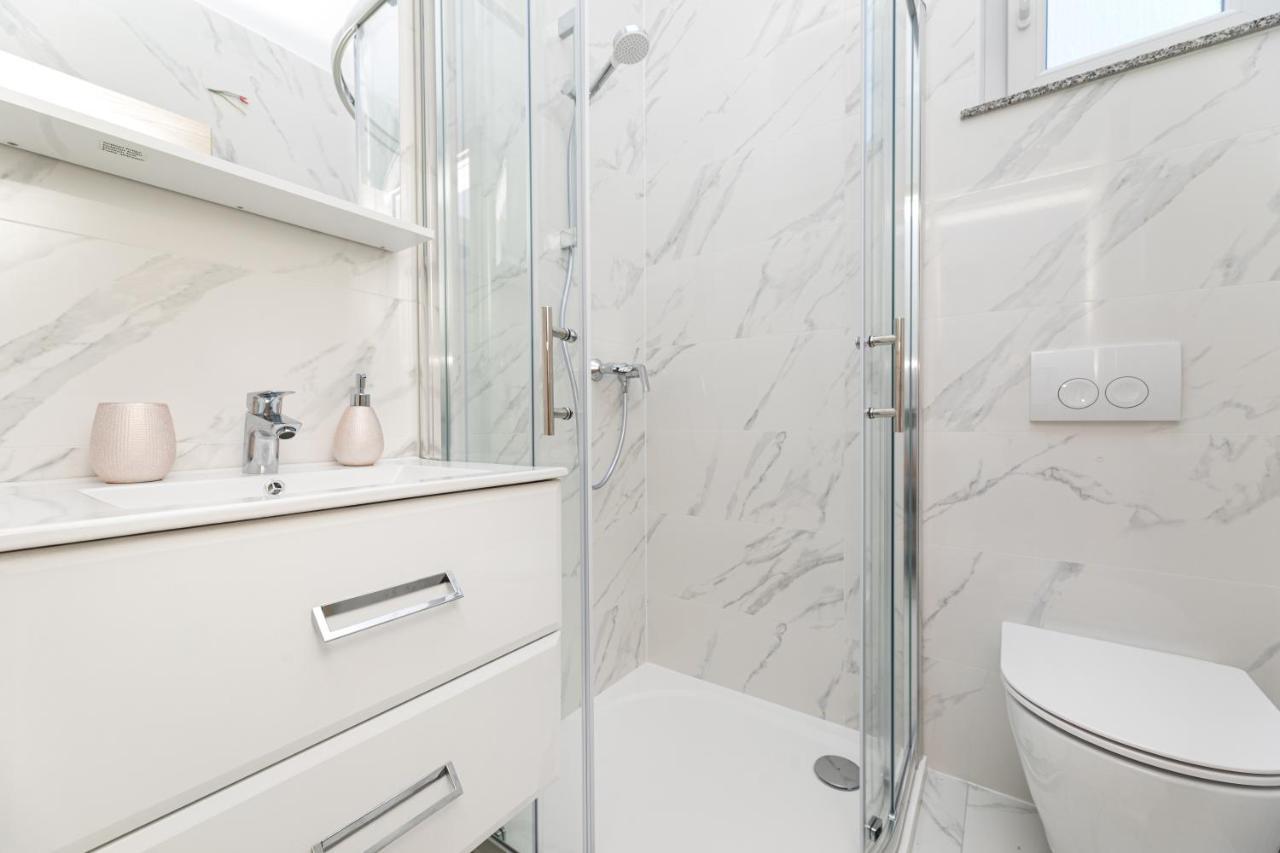 Apartments Jana Salatic Екстер'єр фото