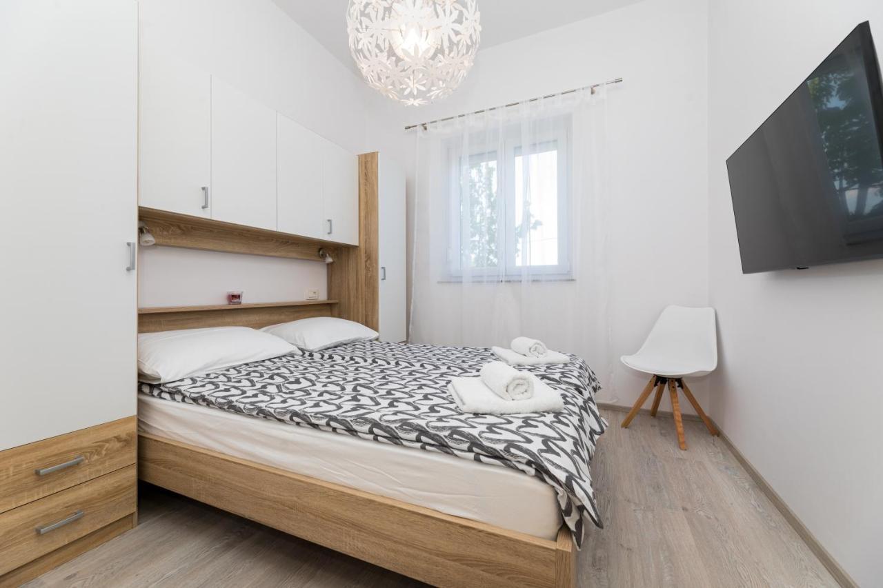Apartments Jana Salatic Екстер'єр фото