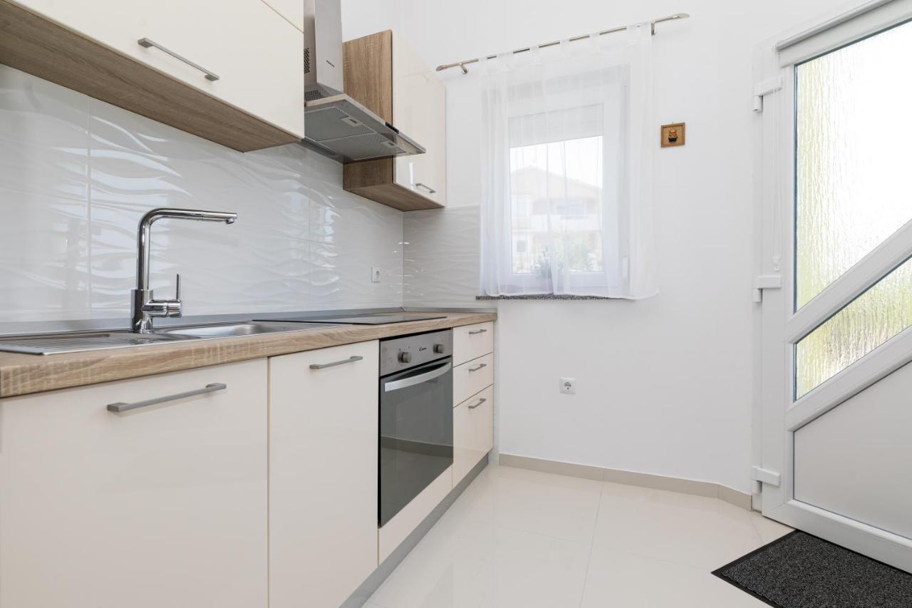 Apartments Jana Salatic Екстер'єр фото