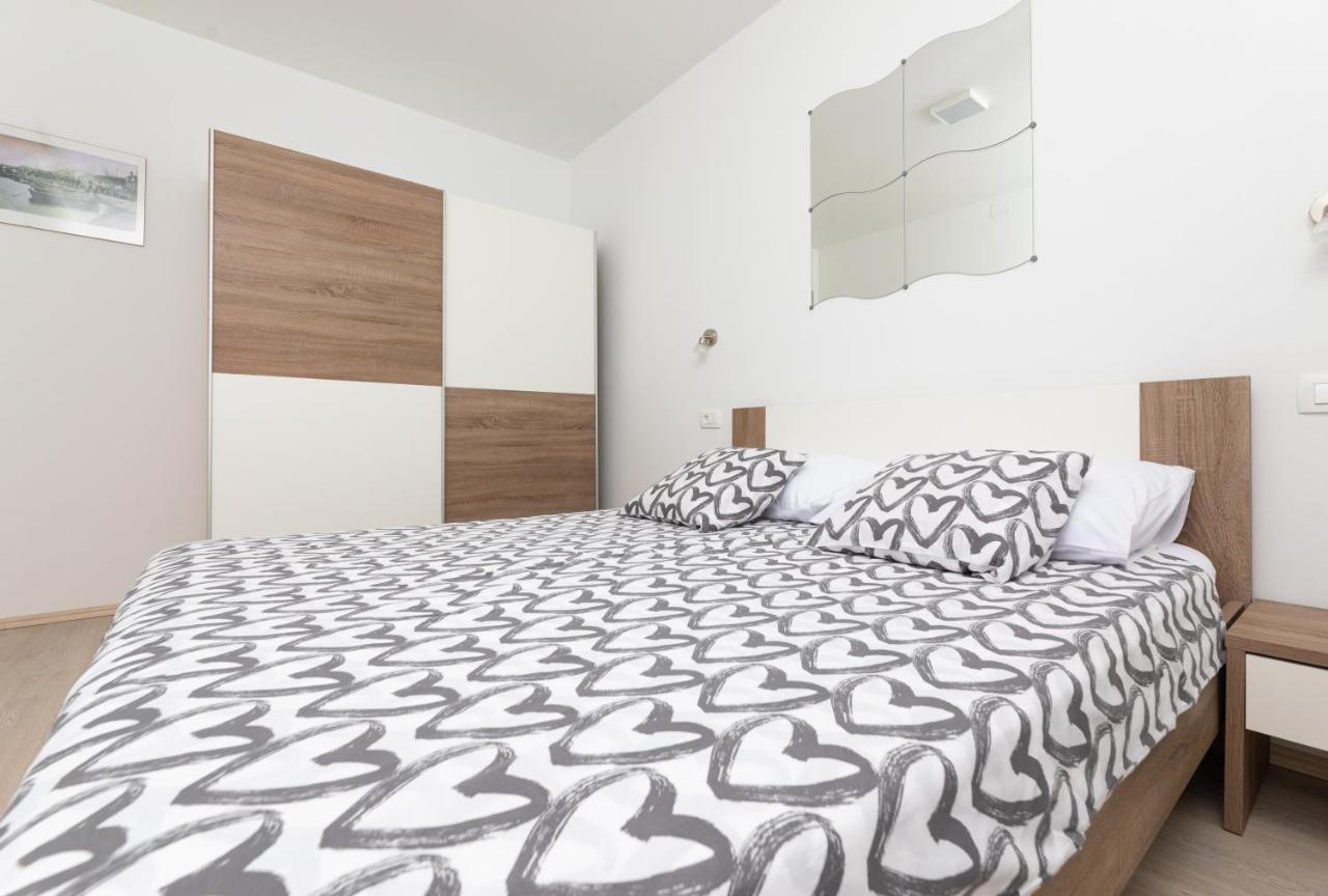 Apartments Jana Salatic Екстер'єр фото