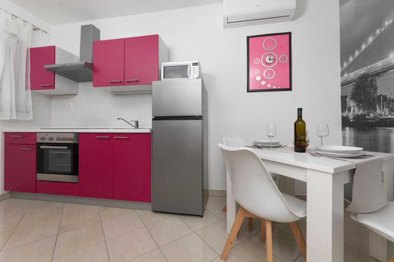 Apartments Jana Salatic Екстер'єр фото